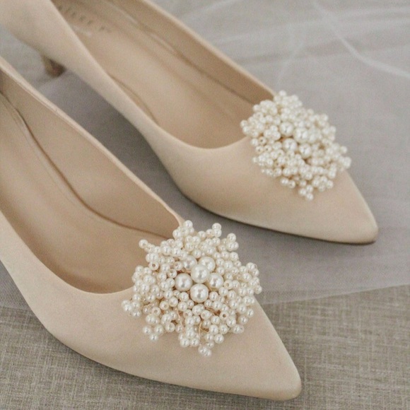 Champagne bridal kitten heels with pearls - Picture 2 of 7